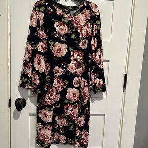 Size small dress, mid length sleeves